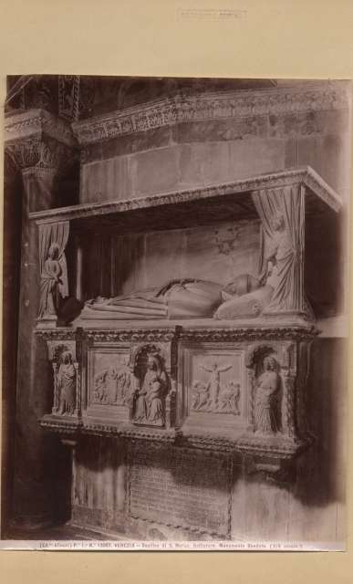 Alinari, Fratelli — Venezia - Basilica di S. Marco. Battistero. Monumento Dandolo (XIV secolo) — insieme